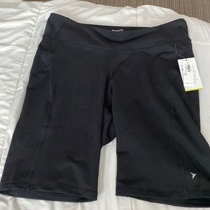 NWT. Old Navy Active Wear Bike Type Shorts. Black. Size: 2X